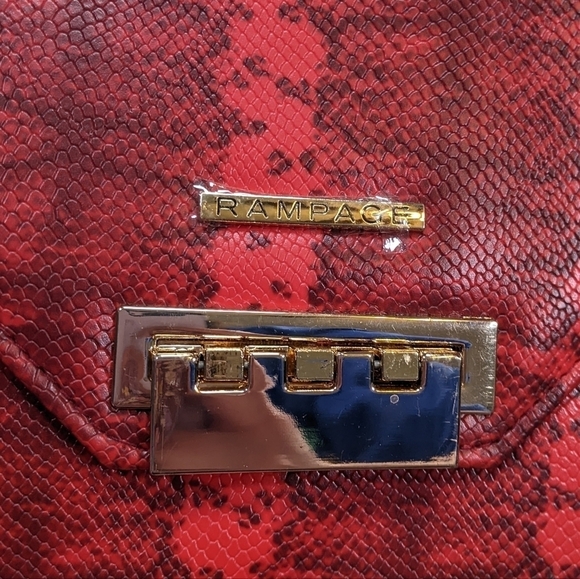 New‎ Rampage Wild Snake Red Faux Snake Skin Crossbody Bag with Gold Hardware - Picture 2 of 7